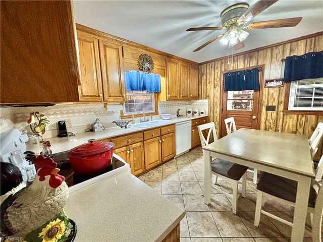 637 Pine Ridge Road, Mount Airy, NC 27030