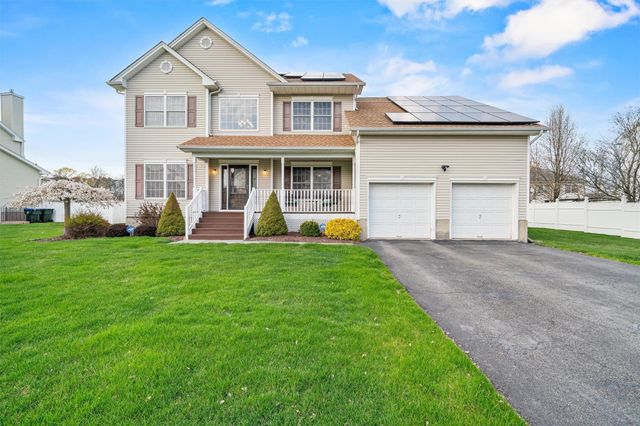 2044 Independence Drive, New Windsor, NY 12553