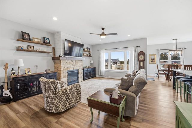 834 EVERGREEN DRIVE, Brownsville, WI 53006