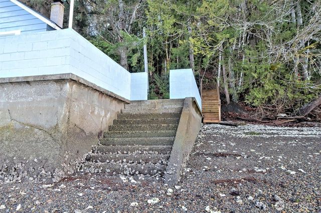 11181 E State Route 106, Union, WA 98592