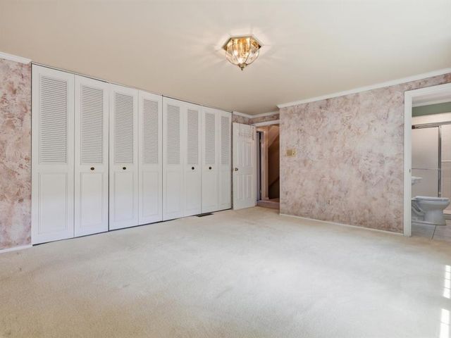 153 Seegar Rd, Upper St Clair, PA 15241