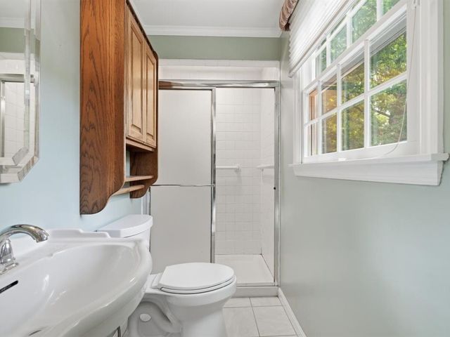 153 Seegar Rd, Upper St Clair, PA 15241