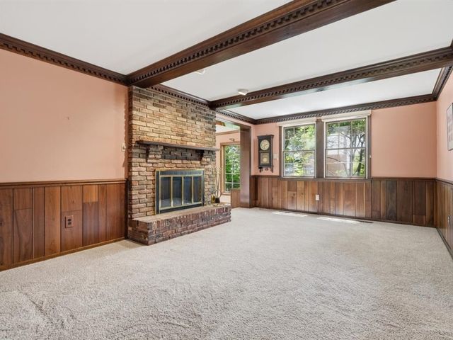 153 Seegar Rd, Upper St Clair, PA 15241