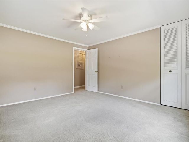 153 Seegar Rd, Upper St Clair, PA 15241