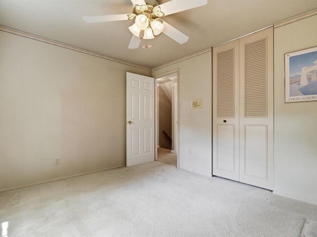 153 Seegar Rd, Upper St Clair, PA 15241