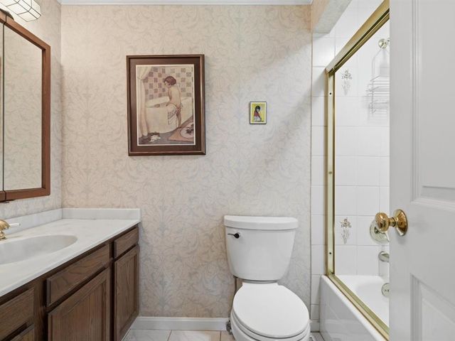 153 Seegar Rd, Upper St Clair, PA 15241