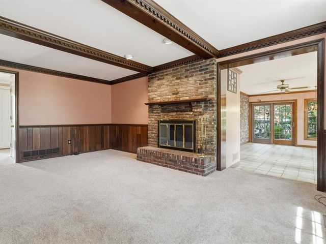 153 Seegar Rd, Upper St Clair, PA 15241