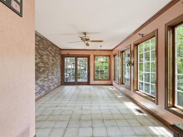 153 Seegar Rd, Upper St Clair, PA 15241