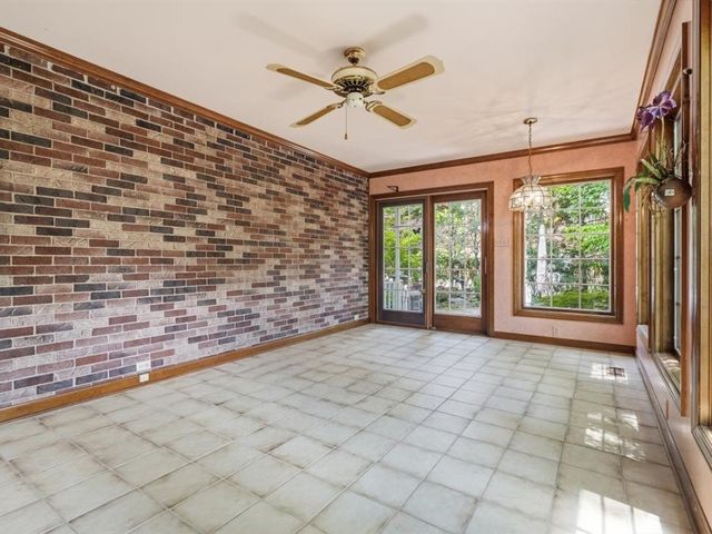 153 Seegar Rd, Upper St Clair, PA 15241