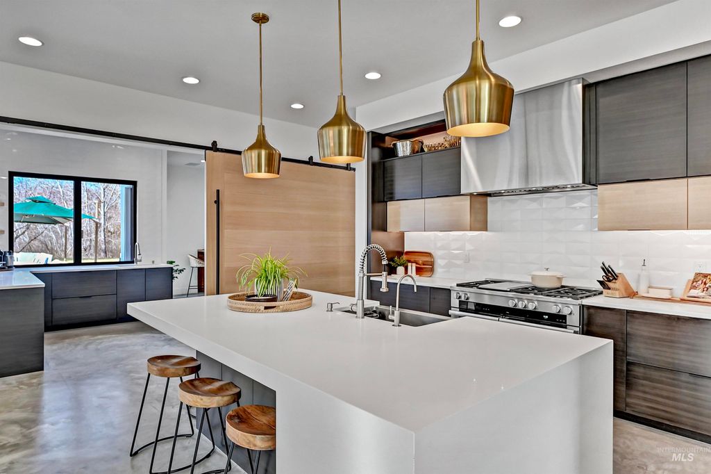 348 E Riversedge Drive, Eagle, ID 83616 photo 10