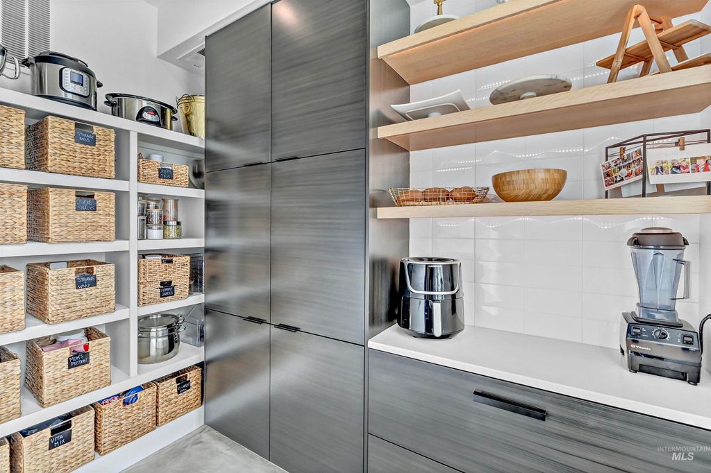 348 E Riversedge Drive, Eagle, ID 83616 photo 12