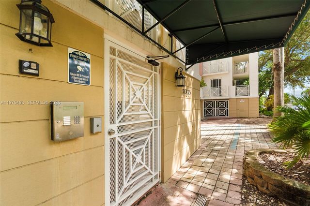 1005 8th St 206, Miami Beach, FL 33139