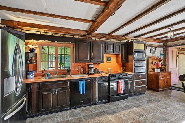 9 Academy Avenue, Atkinson, NH 03811