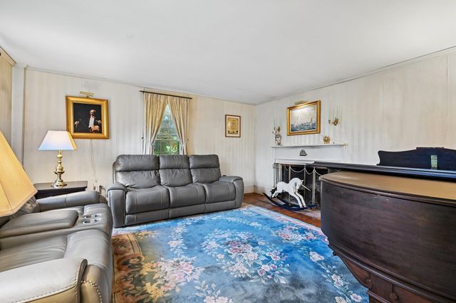 9 Academy Avenue, Atkinson, NH 03811