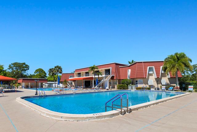 644 Marlboro Oval, Lake Worth, FL 33467