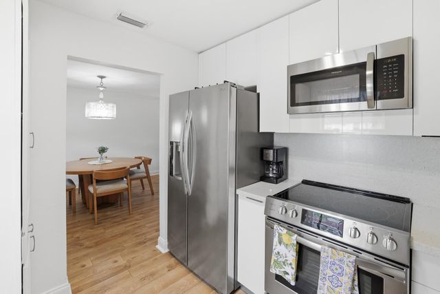 644 Marlboro Oval, Lake Worth, FL 33467