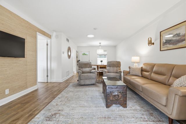 644 Marlboro Oval, Lake Worth, FL 33467