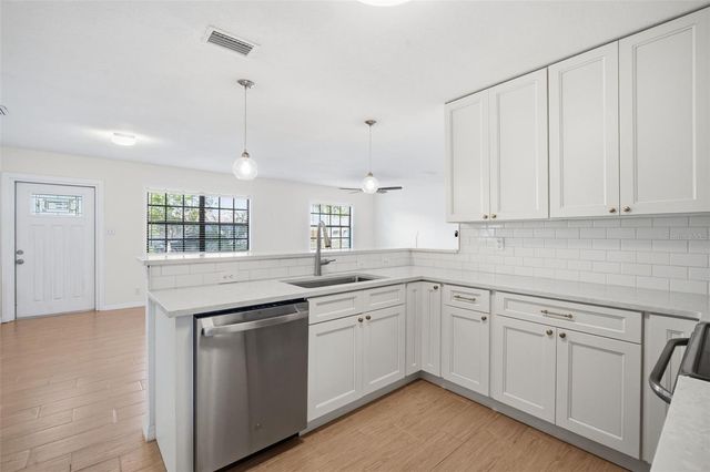 4110 W LEILA AVENUE, Tampa, FL 33616