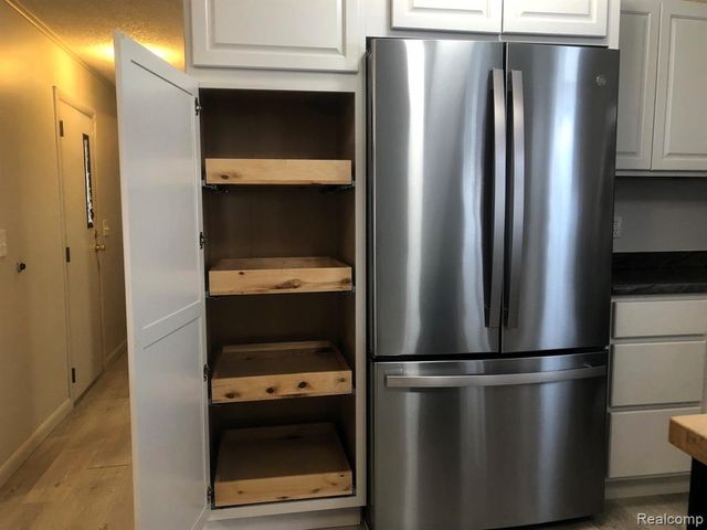 604 Juniper Court, Jonesville, MI 49250