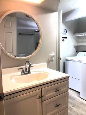 604 Juniper Court, Jonesville, MI 49250