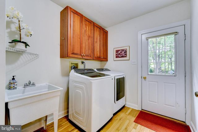 18 NEWPORT DR, Princeton Junction, NJ 08550
