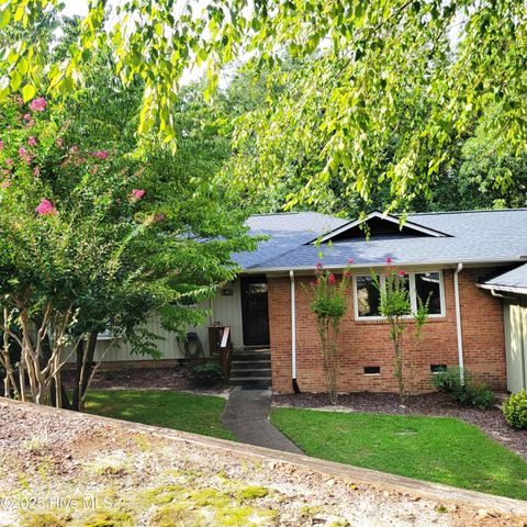 25 Garden Villa Drive, Southern Pines, NC 28387