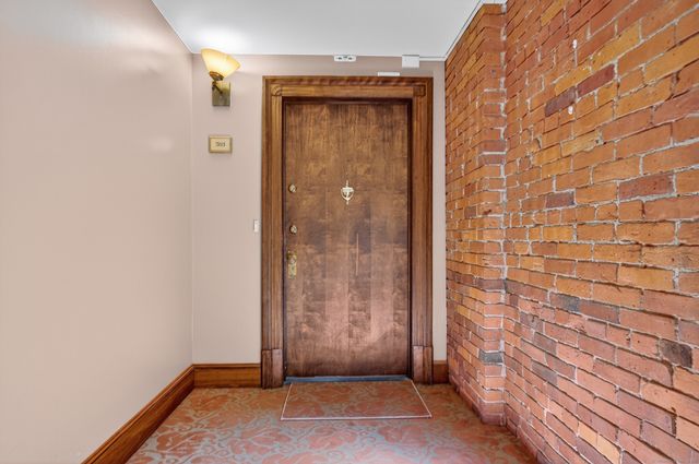 1 Linden Place APT 503, Hartford, CT 06106