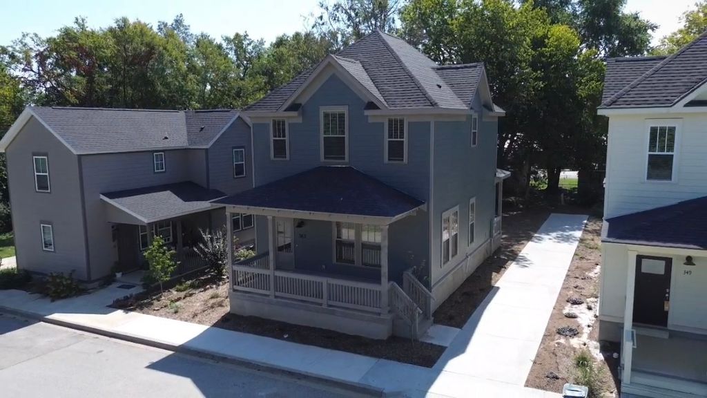 363 E 11th Street, Fayetteville, AR 72701