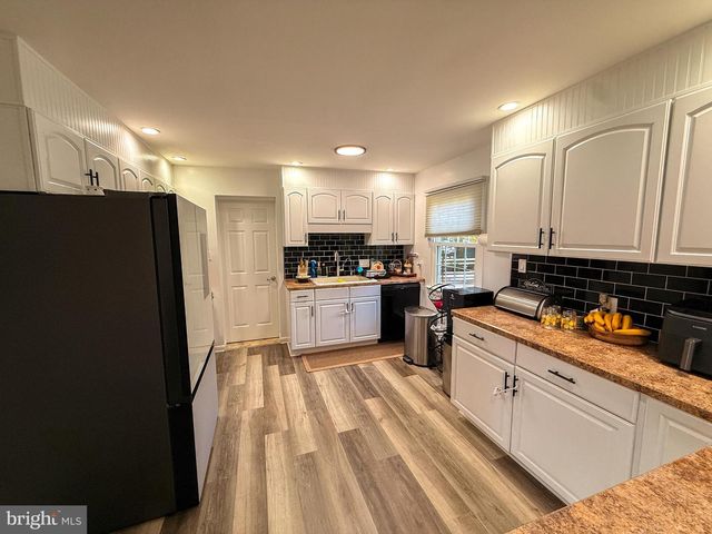 416 N WALNUT ST, Wernersville, PA 19565