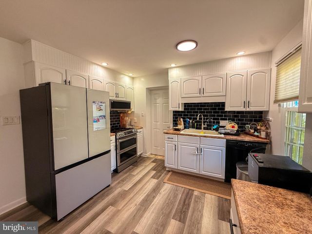 416 N WALNUT ST, Wernersville, PA 19565