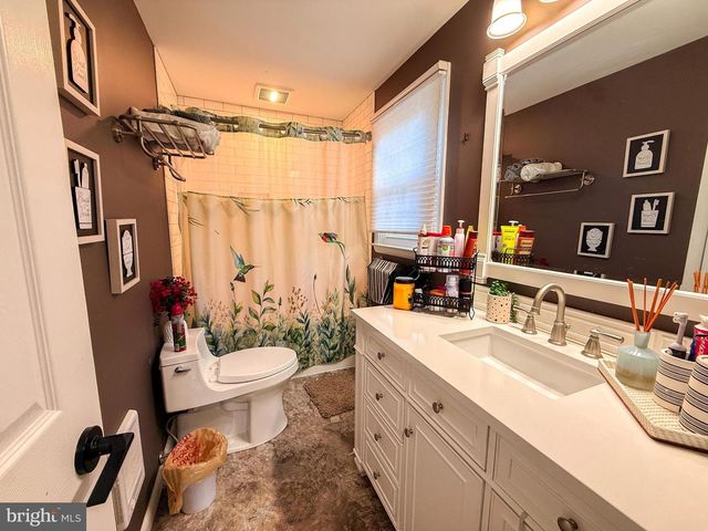 416 N WALNUT ST, Wernersville, PA 19565