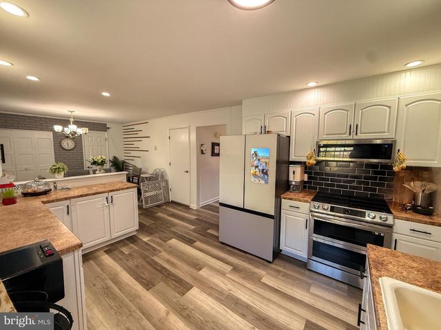 416 N WALNUT ST, Wernersville, PA 19565