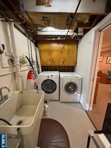 24 Summit Avenue, Waldwick, NJ 07463