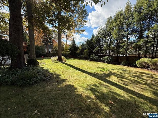 24 Summit Avenue, Waldwick, NJ 07463