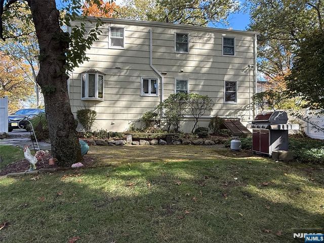 24 Summit Avenue, Waldwick, NJ 07463