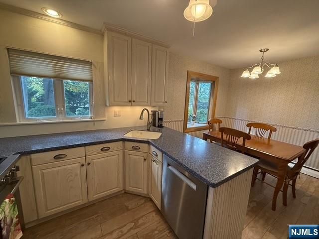 24 Summit Avenue, Waldwick, NJ 07463