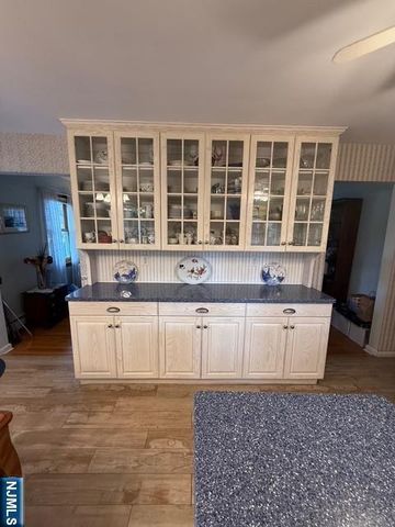 24 Summit Avenue, Waldwick, NJ 07463