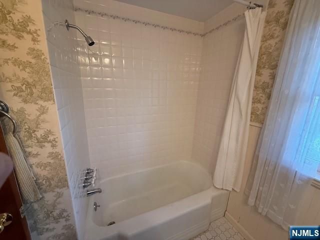 24 Summit Avenue, Waldwick, NJ 07463