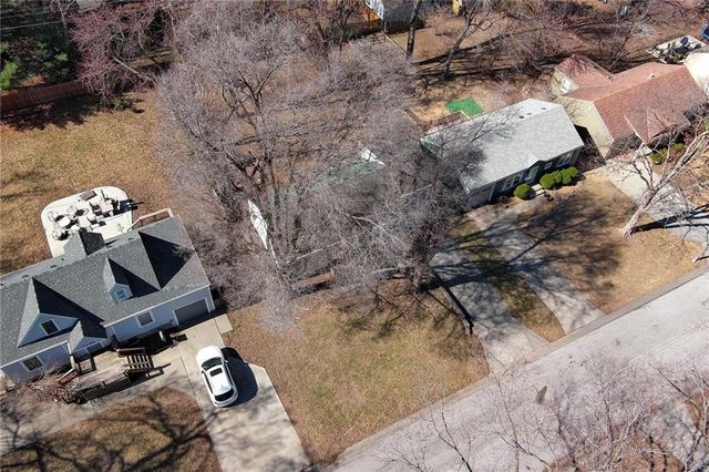 7400 Springfield Street, Prairie Village, KS 66208