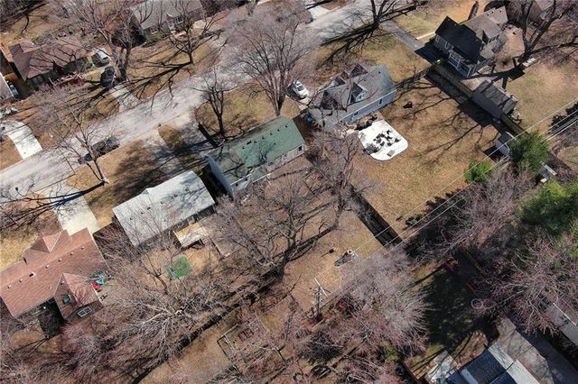 7400 Springfield Street, Prairie Village, KS 66208