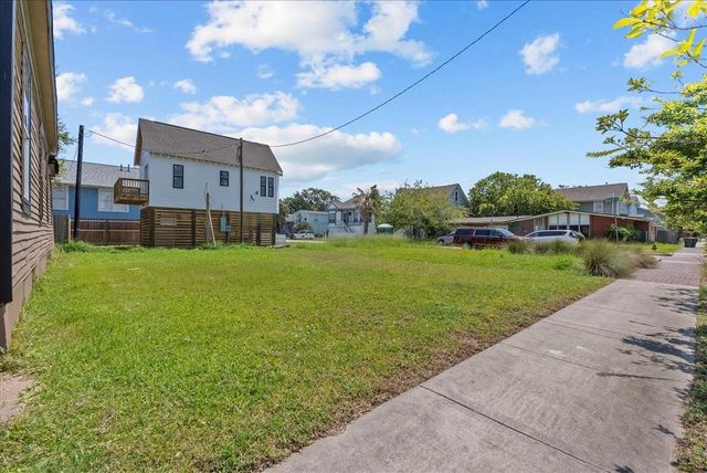 1320 27th Street, Galveston, TX 77550