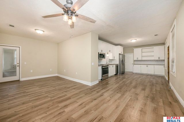 902 Louie Lane, Yutan, NE 68073