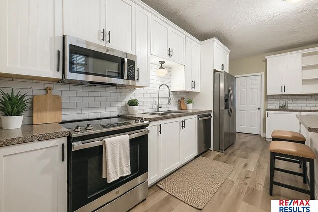 902 Louie Lane, Yutan, NE 68073