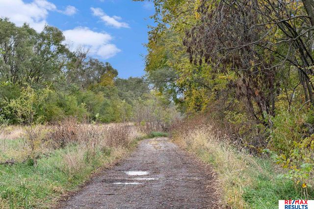 902 Louie Lane, Yutan, NE 68073