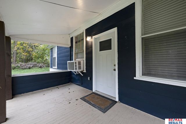 902 Louie Lane, Yutan, NE 68073