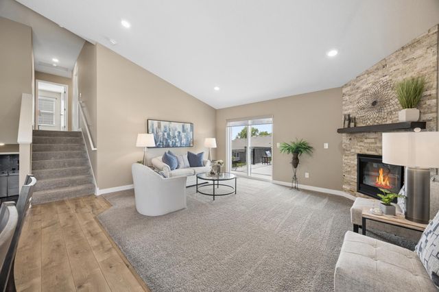 18192 Hartlin Avenue, Lakeville, MN 55044