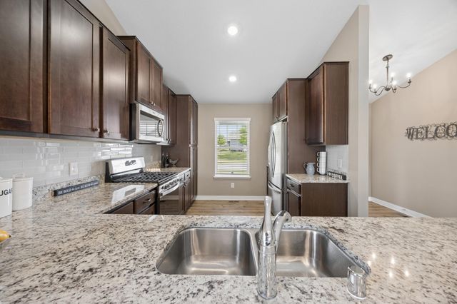 18192 Hartlin Avenue, Lakeville, MN 55044