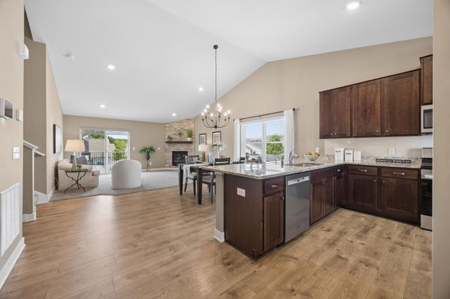 18192 Hartlin Avenue, Lakeville, MN 55044