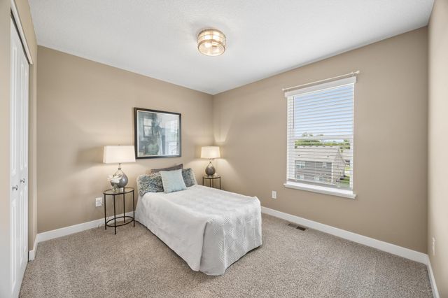 18192 Hartlin Avenue, Lakeville, MN 55044
