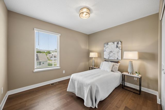 18192 Hartlin Avenue, Lakeville, MN 55044